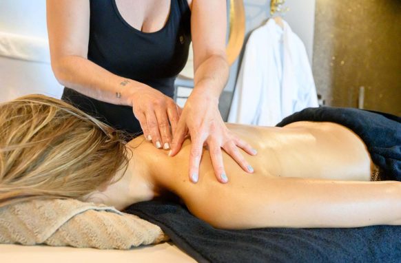 Massage - Le Domaine des Calines